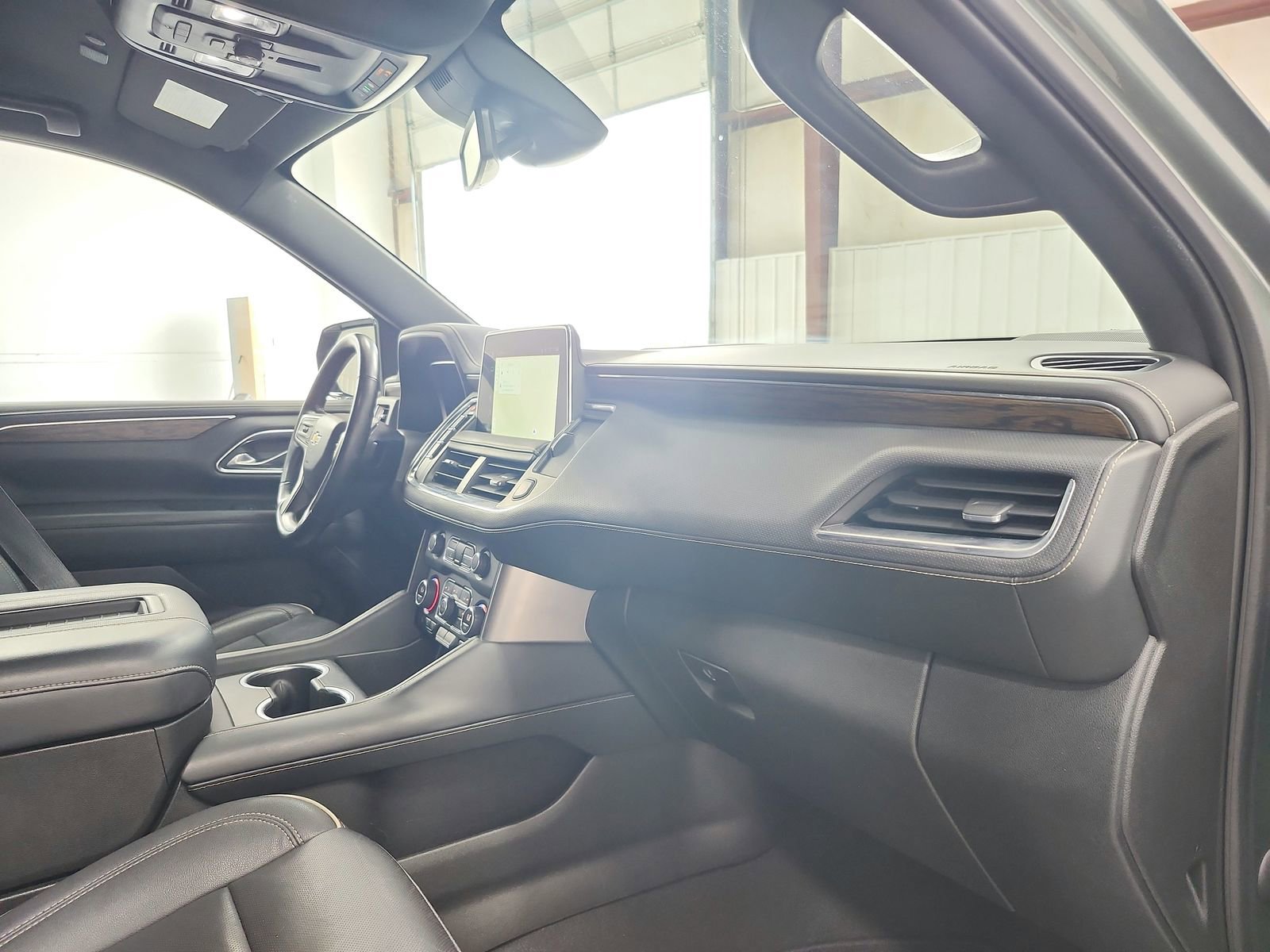 Used 2023 Chevrolet Suburban Premier image 39