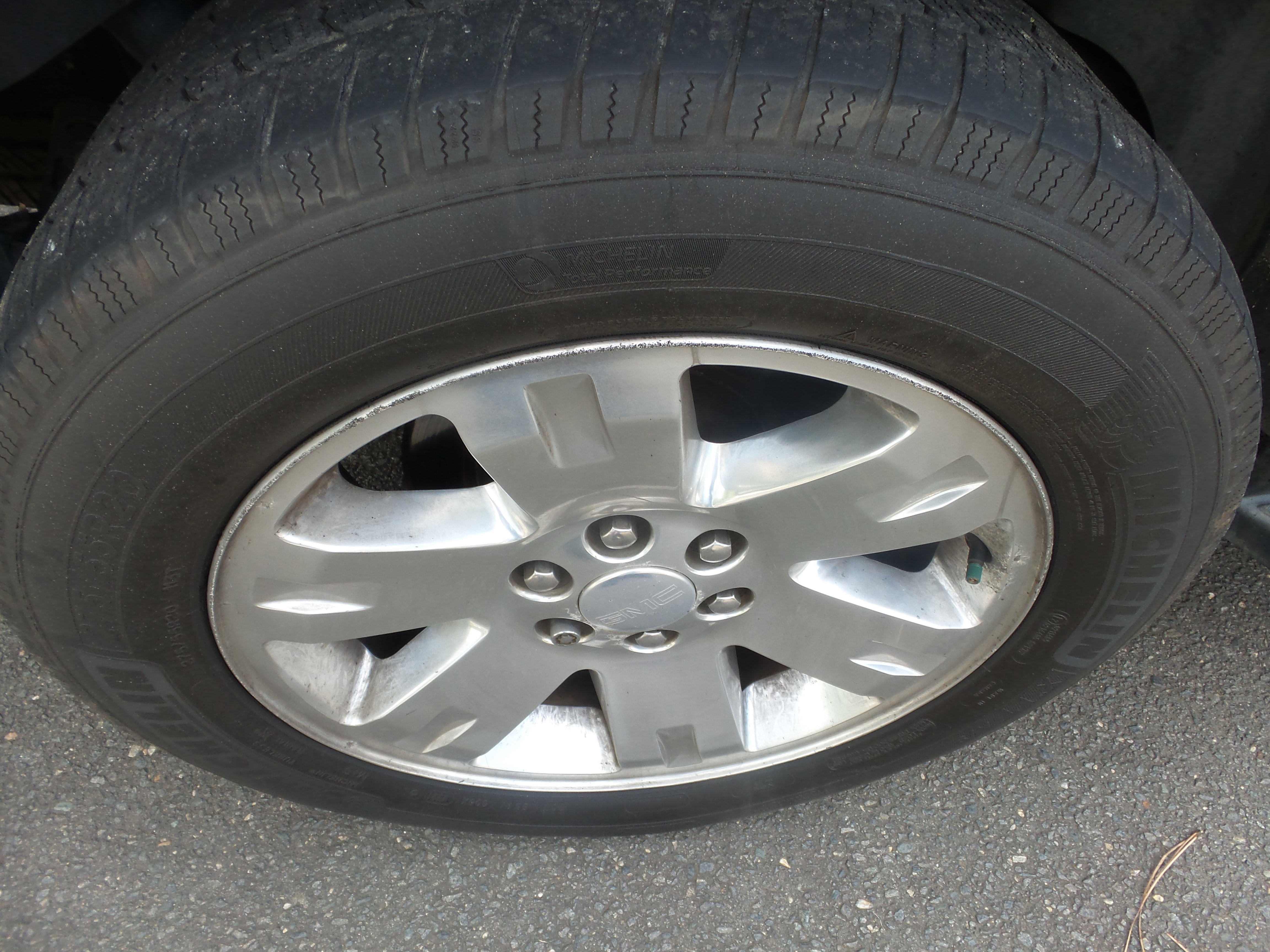 Used 2013 GMC Yukon SLT w/ SLT Chrome Package image 7