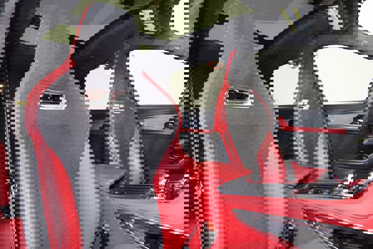 Used 2024 Jaguar F-PACE SVR image 14