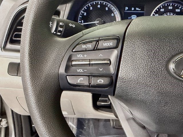 Used 2020 Hyundai Elantra SE FWD image 13