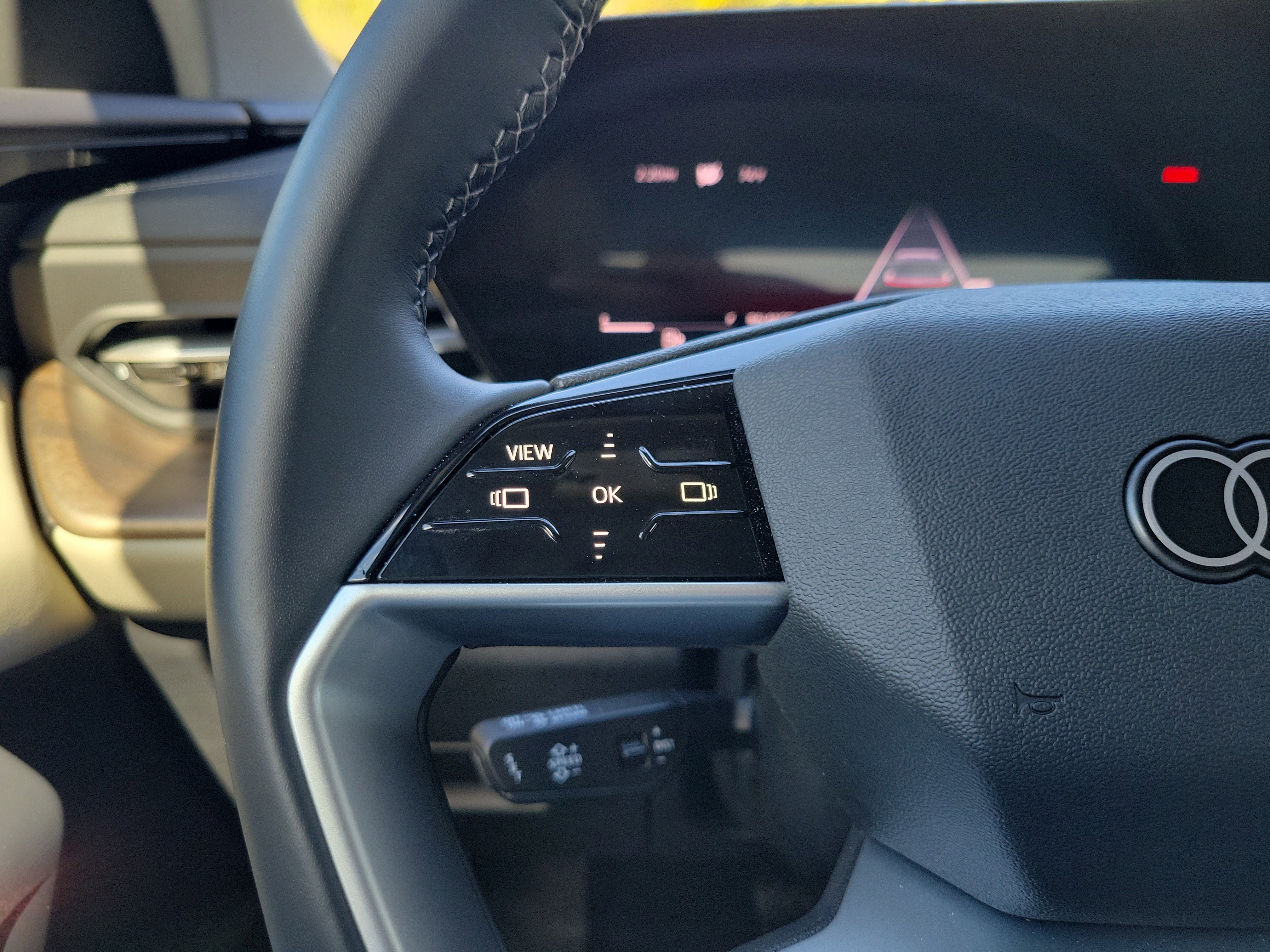 Used 2025 Audi Q5 Premium w/ Convenience Package image 30