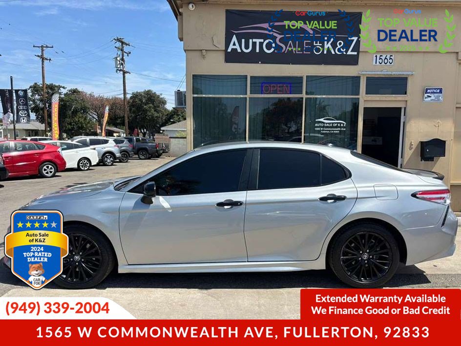 Used 2020 Toyota Camry SE w/ Carpet Mat Package FWD image 5