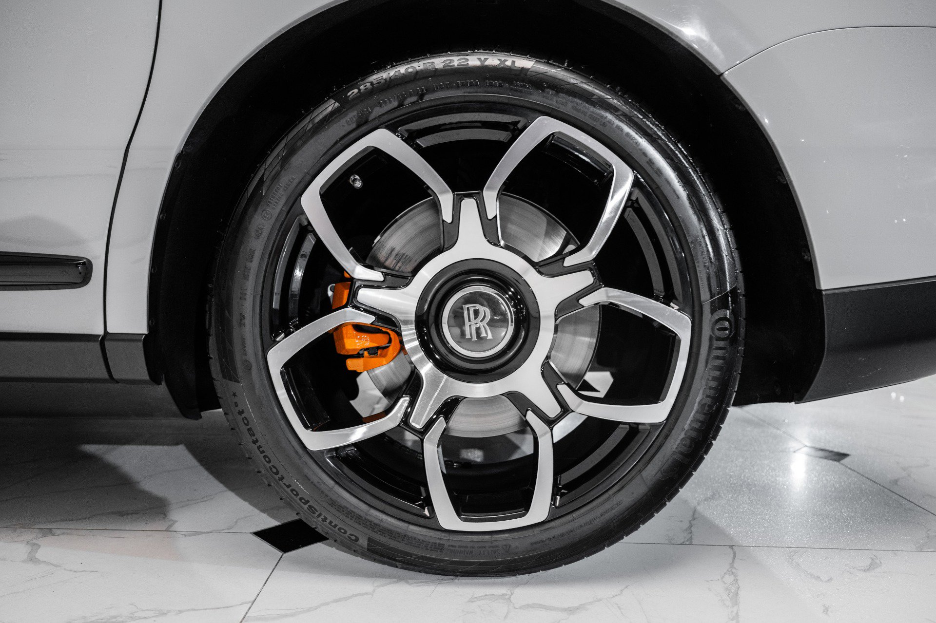 Used 2022 Rolls-Royce Cullinan w/ Dark Exterior Package image 14