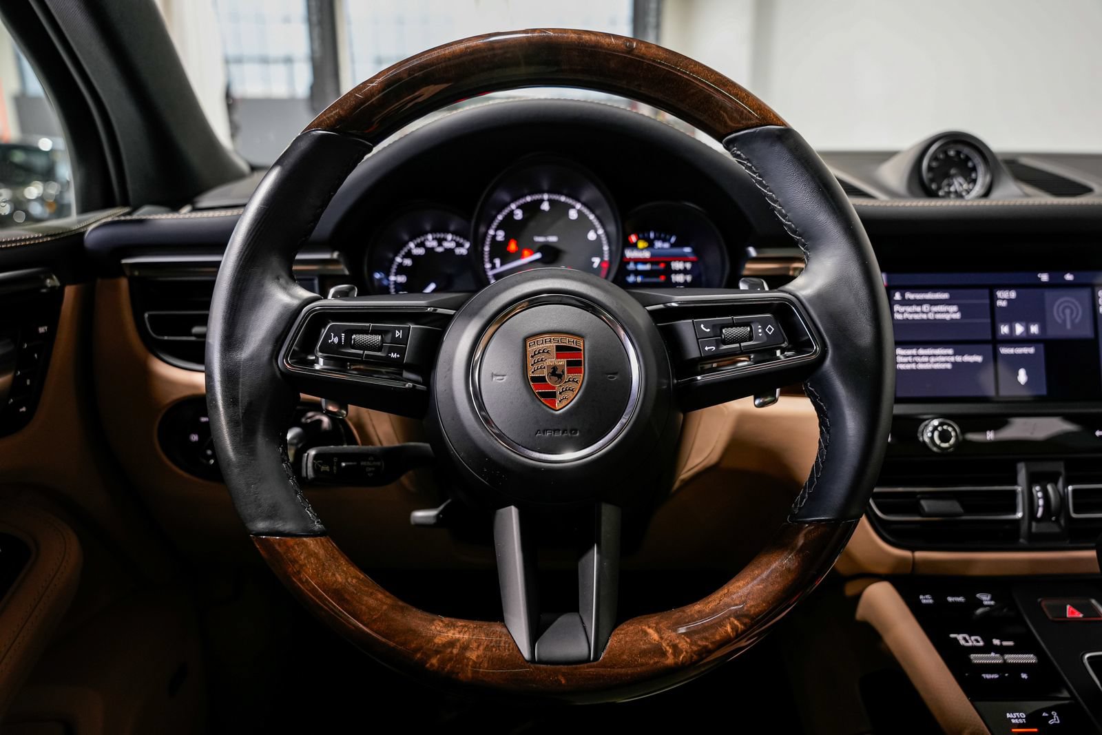 Used 2023 Porsche Macan S AWD/4WD image 10