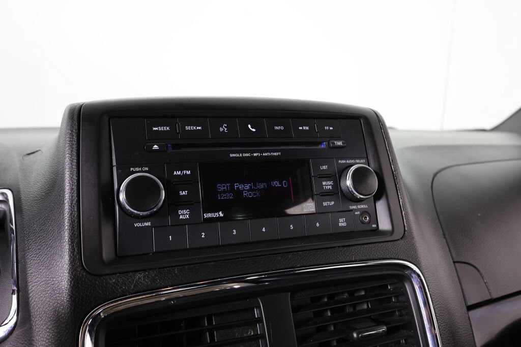 Used 2017 Dodge Grand Caravan SXT FWD image 33
