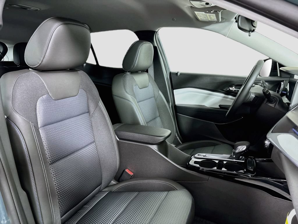 New 2026 Chevrolet Trax LT w/ Driver Confidence Package FWD image 26