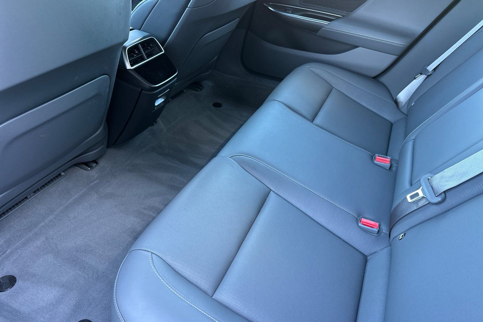 Used 2024 Lucid Air Touring image 15