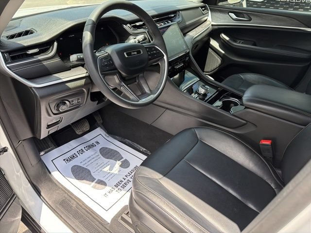 Used 2023 Jeep Grand Cherokee Limited AWD/4WD image 23