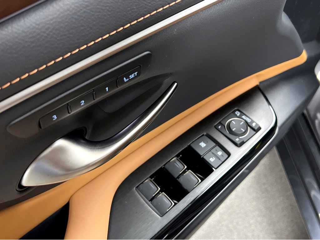 New 2025 Lexus ES 350 w/ Premium Package image 40