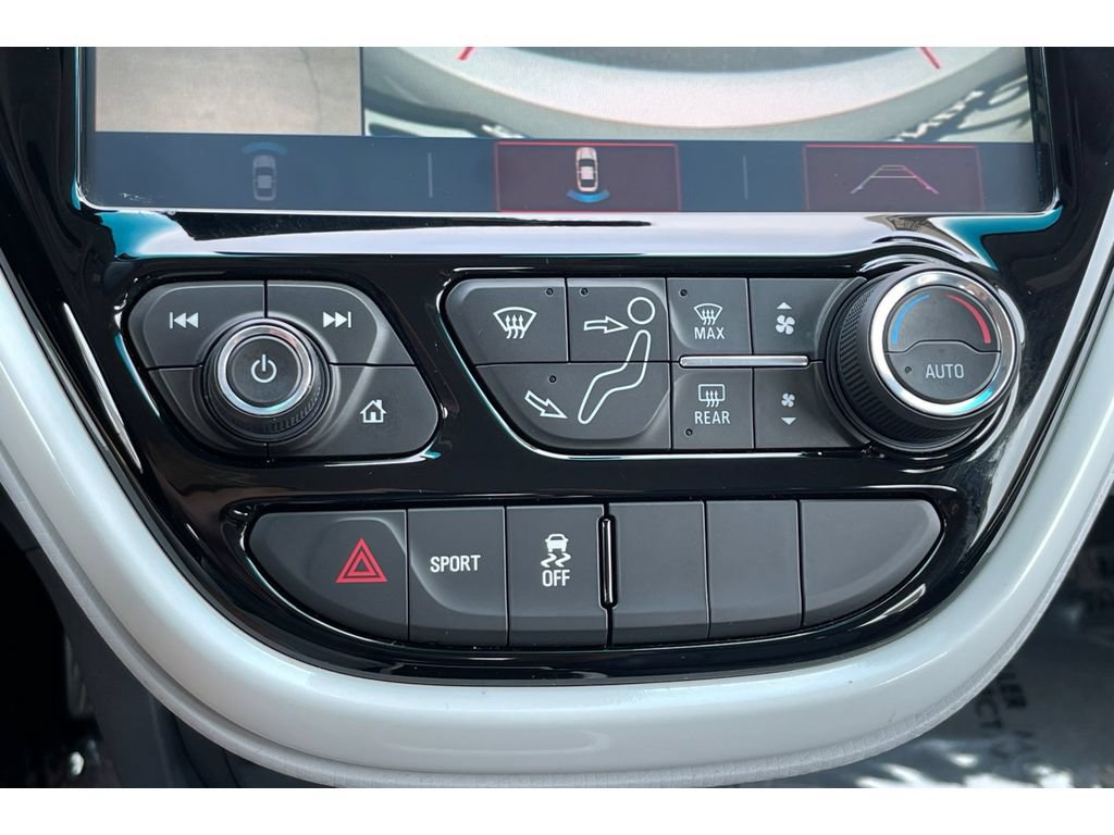 Used 2017 Chevrolet Bolt Premier w/ Driver Confidence II Package FWD image 27