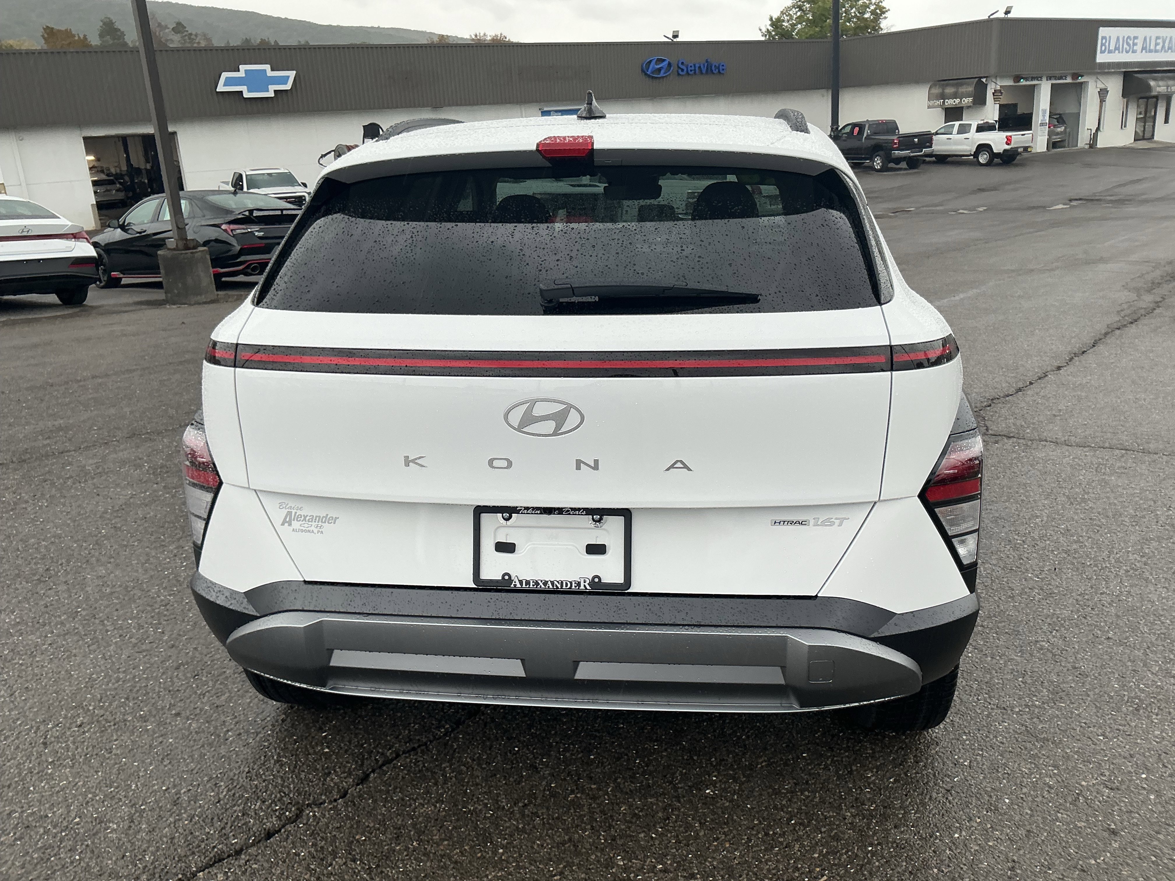 New 2026 Hyundai Kona SEL Premium image 4