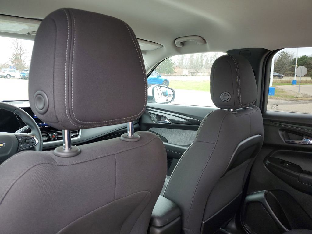 Used 2024 Chevrolet TrailBlazer LT w/ Convenience Package FWD image 32