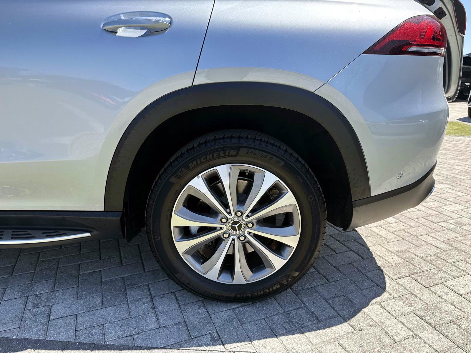 Certified 2022 Mercedes-Benz GLE 450 4MATIC w/ Premium Package image 10