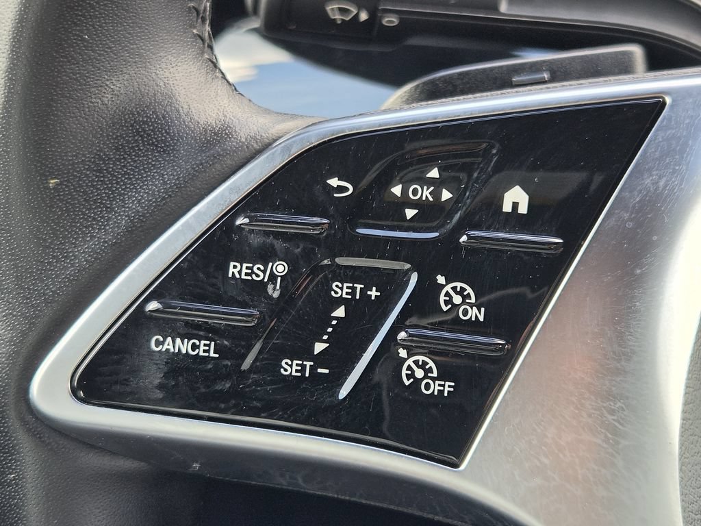 Used 2025 Mercedes-Benz CLA 250 4MATIC w/ Exclusive Package image 23