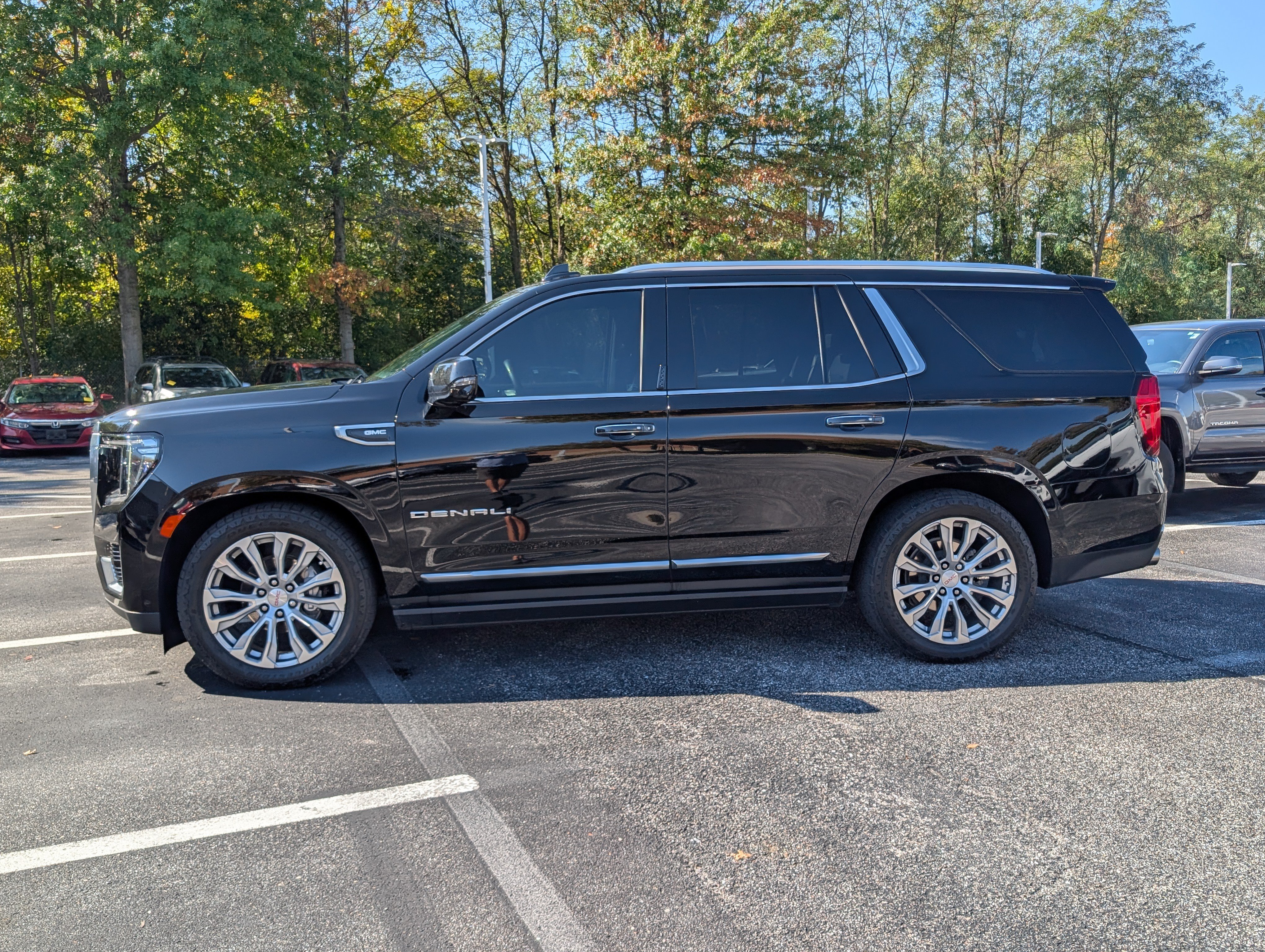 Used 2023 GMC Yukon Denali w/ Denali Reserve Package AWD/4WD image 5