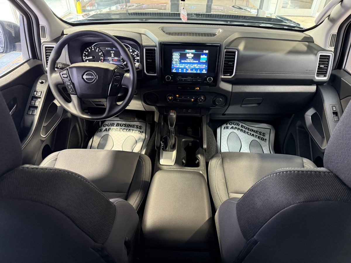 Used 2024 Nissan Frontier SV image 30