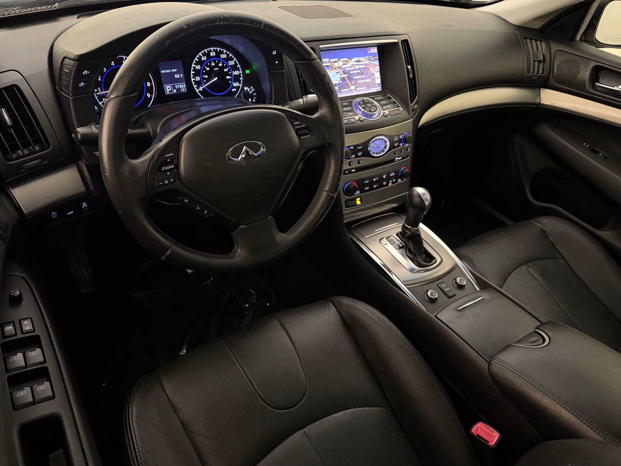 Used 2013 INFINITI G37 x w/ Premium Pkg image 4
