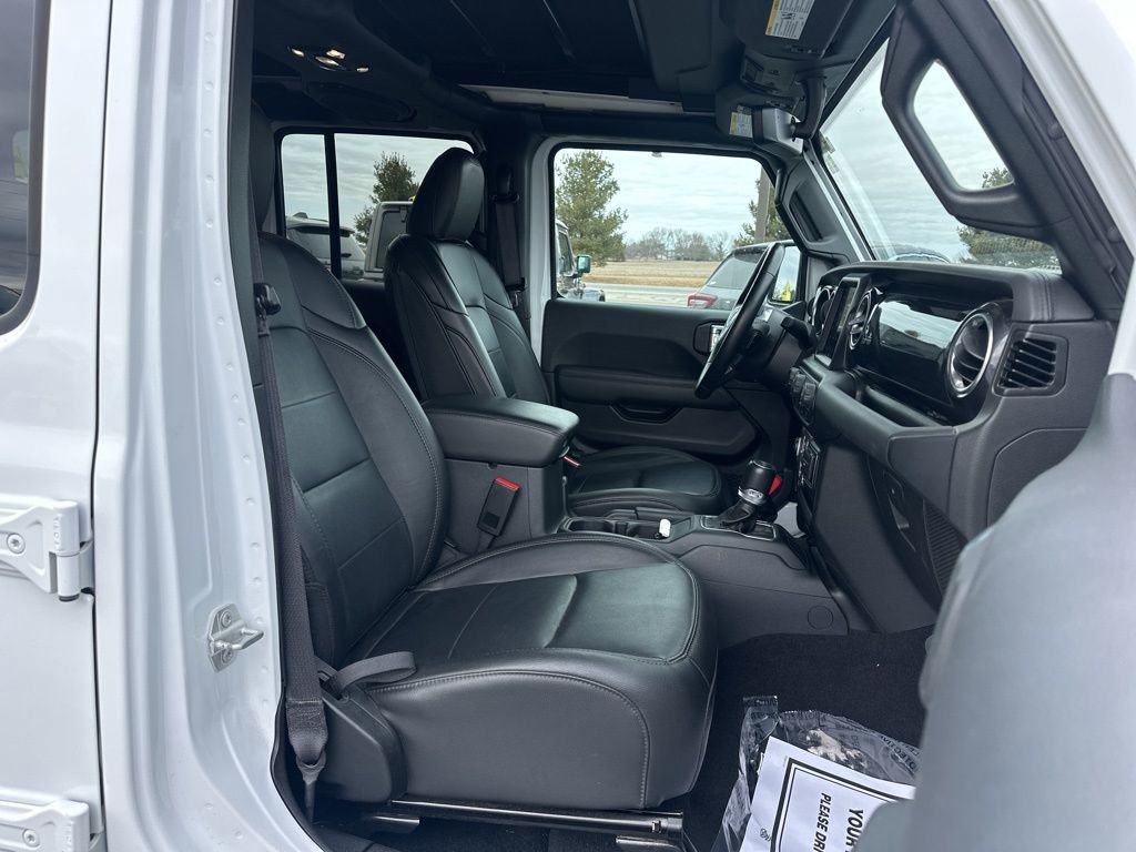 Used 2023 Jeep Wrangler Altitude image 27
