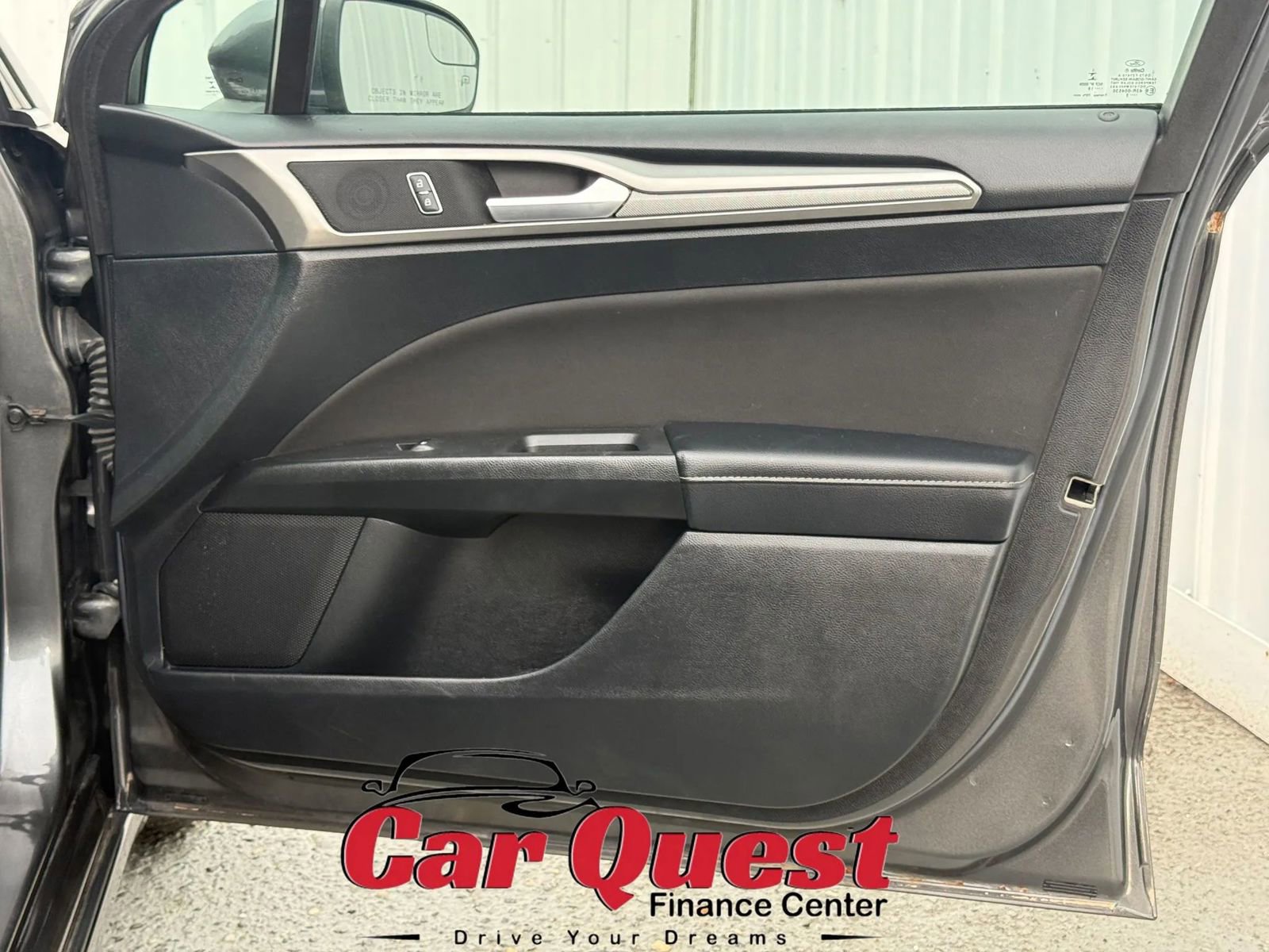 Used 2018 Ford Fusion SE w/ Fusion SE Technology Package FWD image 20