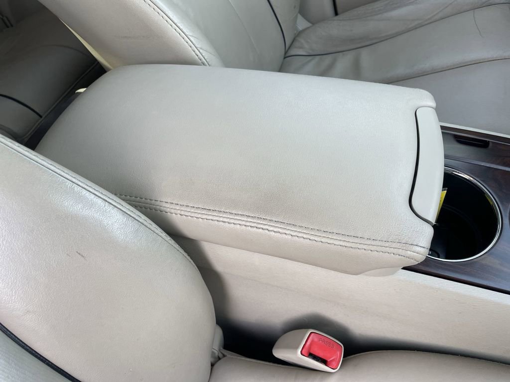 Used 2013 Toyota Venza XLE w/ XLE Premium Pkg image 29