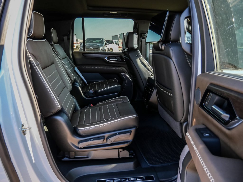 New 2027 GMC Yukon XL Denali Ultimate AWD/4WD image 25