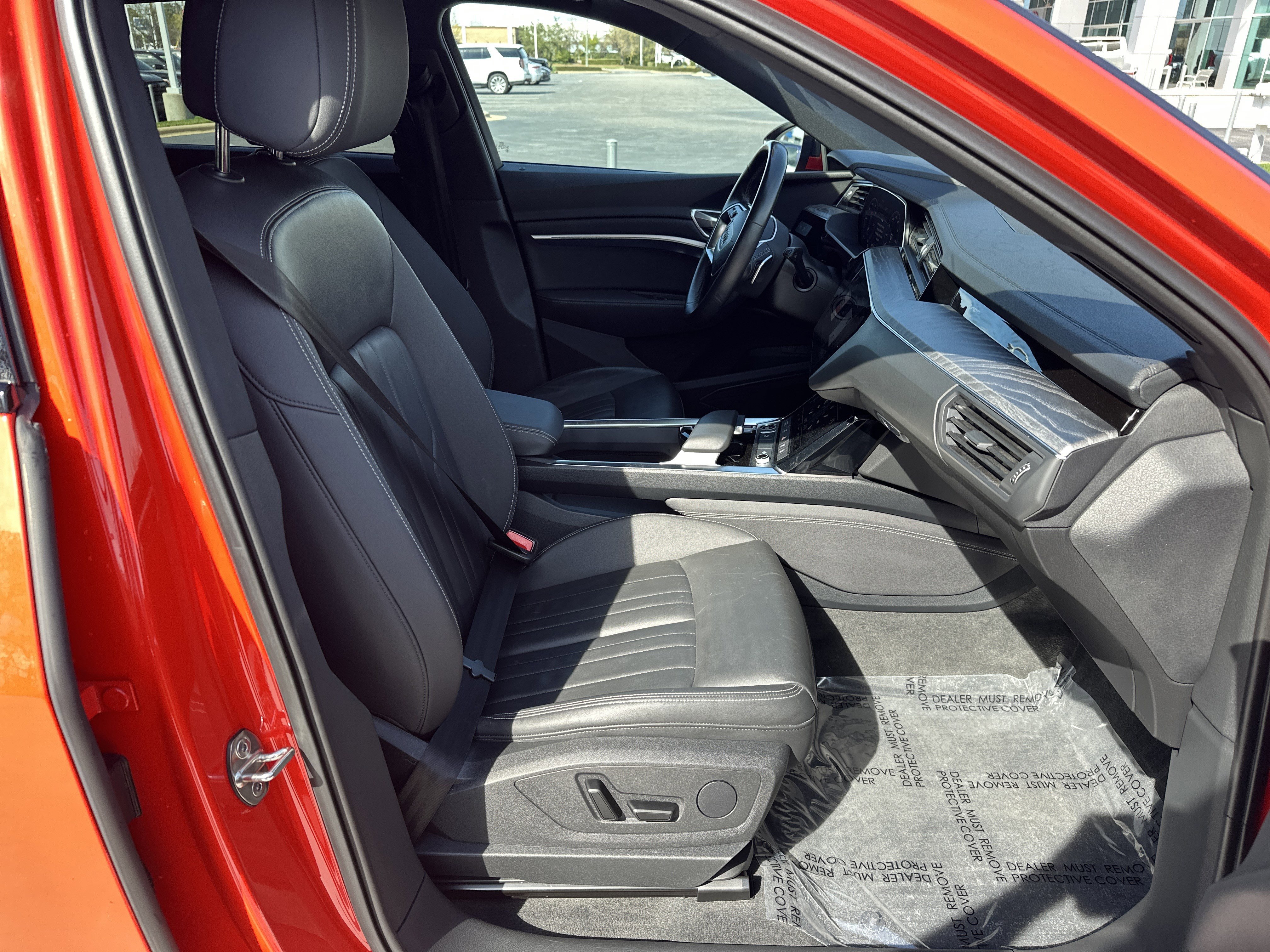 Used 2022 Audi e-tron Premium w/ Convenience Plus Package image 33