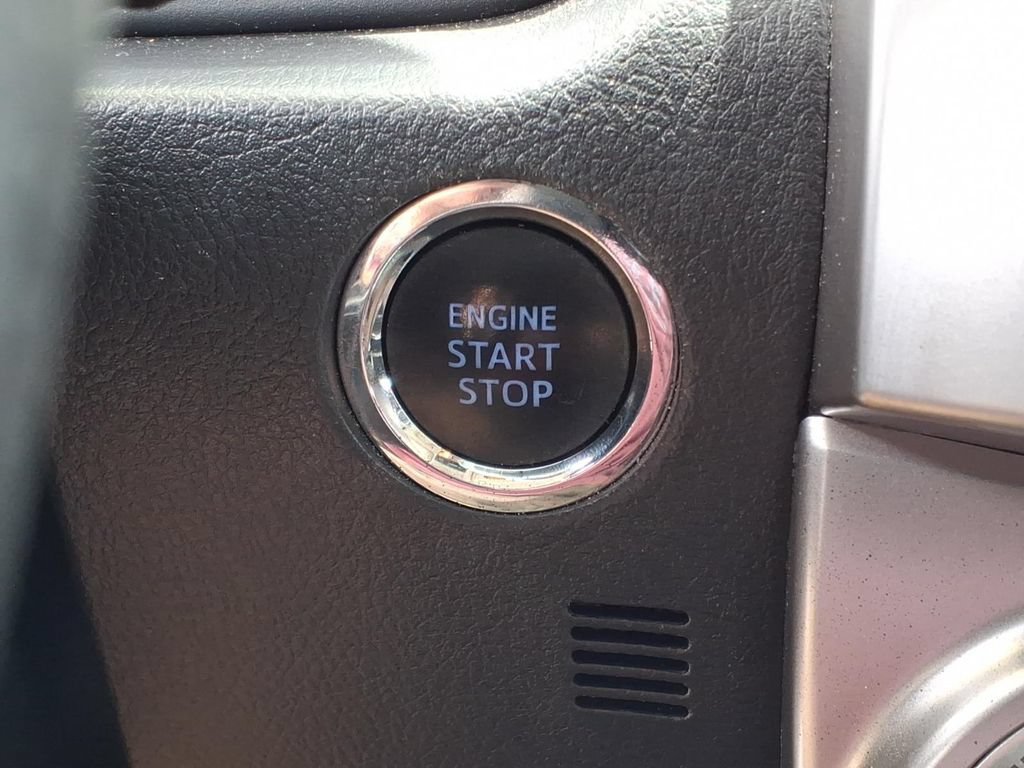 Used 2021 Toyota 4Runner Limited AWD/4WD image 12