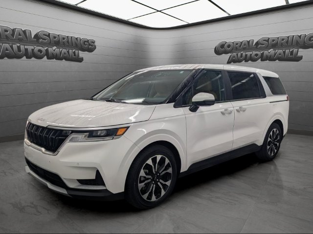 Certified 2024 Kia Carnival EX FWD image 3