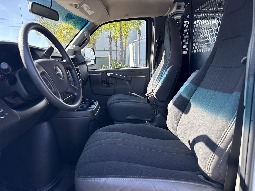 Used 2024 GMC Savana 2500 w/ Driver Convenience Package image 17
