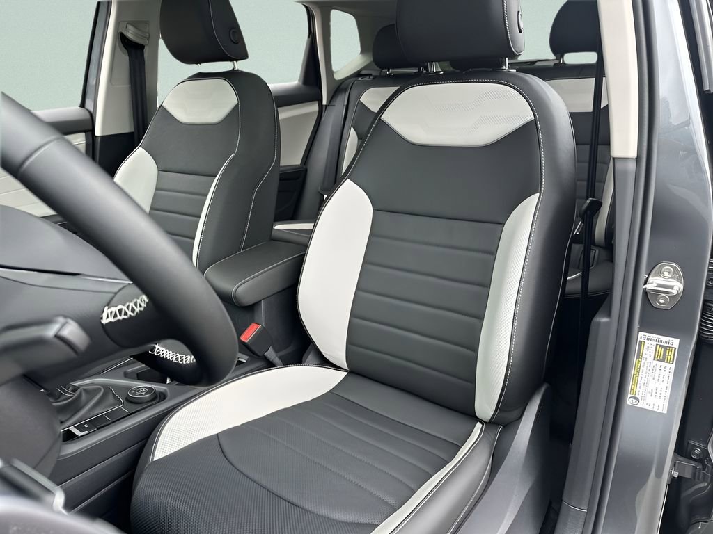 New 2026 Volkswagen Taos SEL image 11