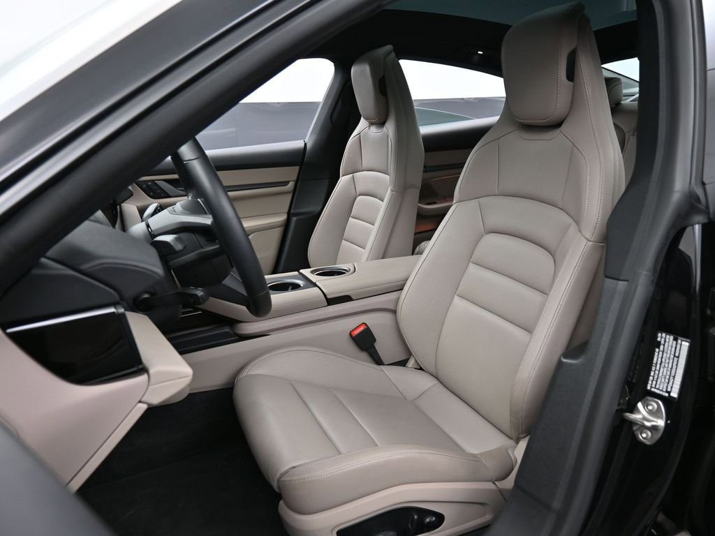 Certified 2025 Porsche Taycan image 5
