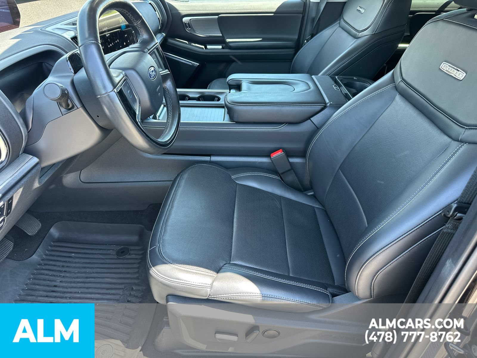 Used 2025 Ford Expedition Platinum w/ Driver's Package AWD/4WD image 10