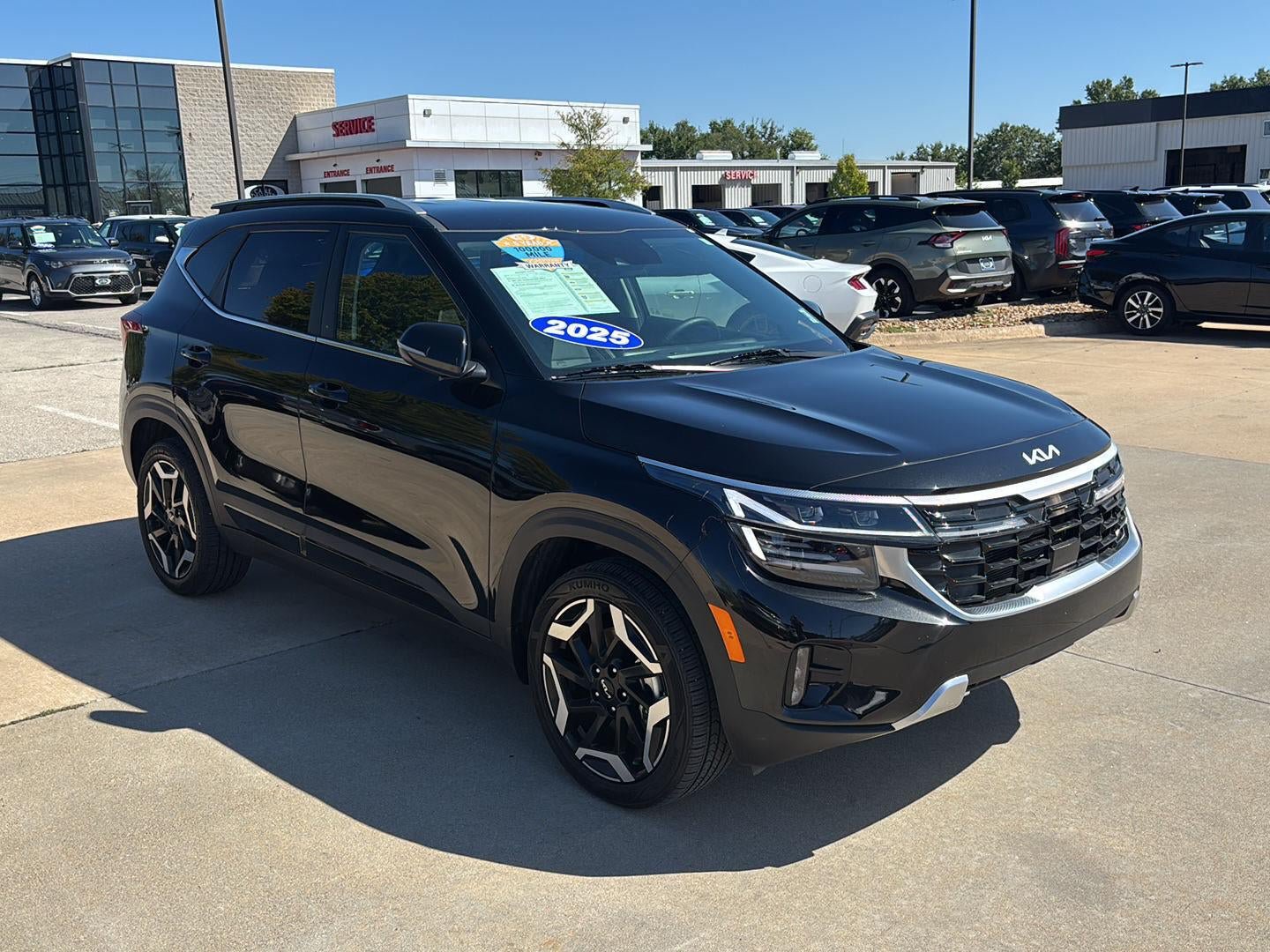 Used 2025 Kia Seltos SX AWD/4WD image 1