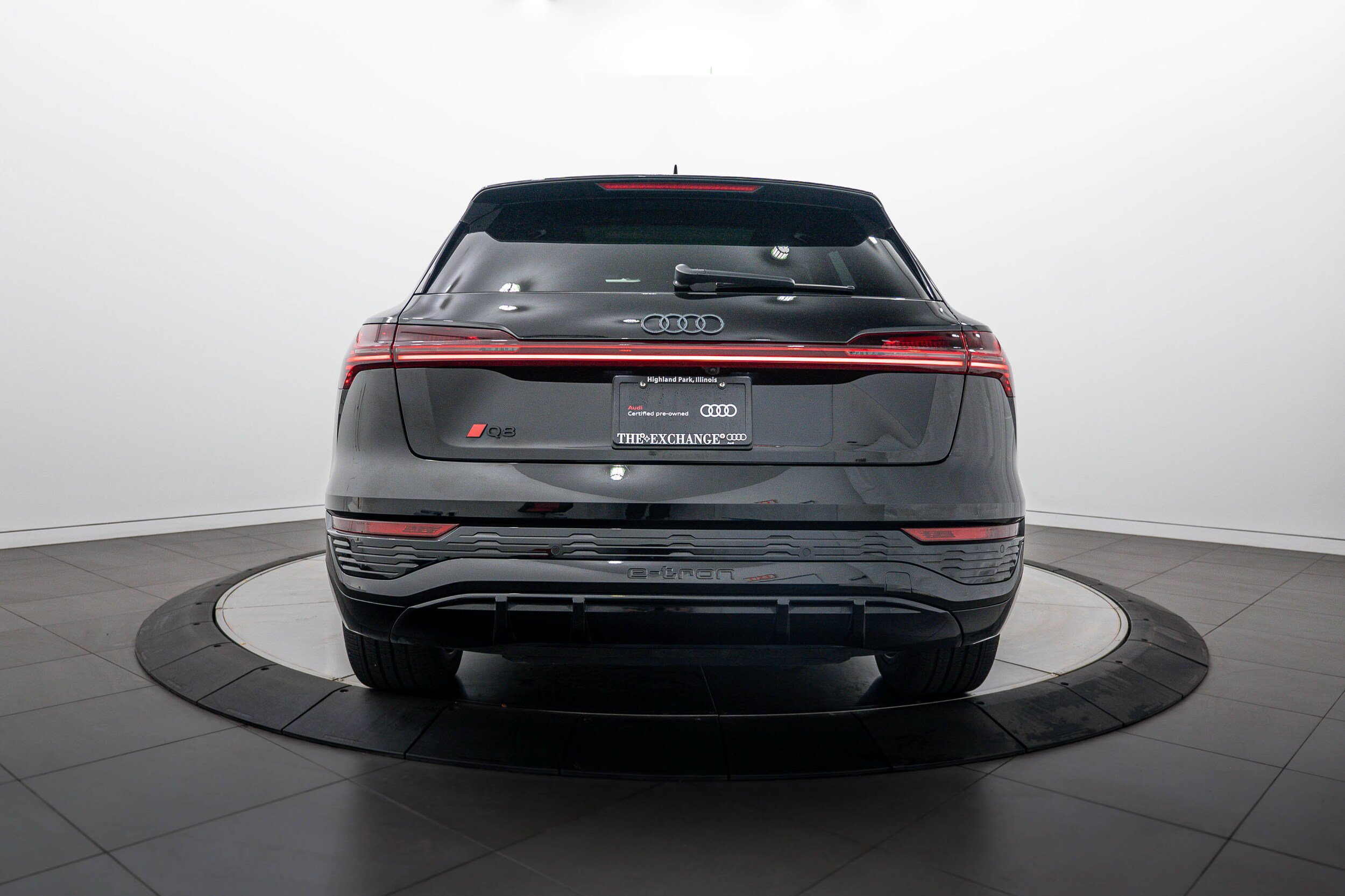 Certified 2024 Audi Q8 e-tron Prestige w/ Prestige Package AWD/4WD image 22