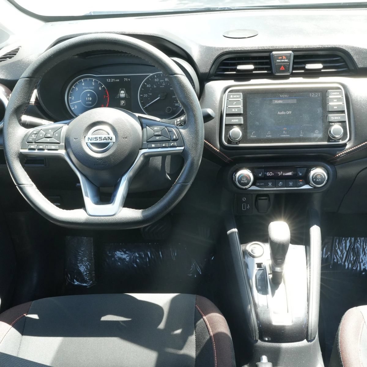Used 2022 Nissan Versa SR w/ Convenience Package FWD image 4