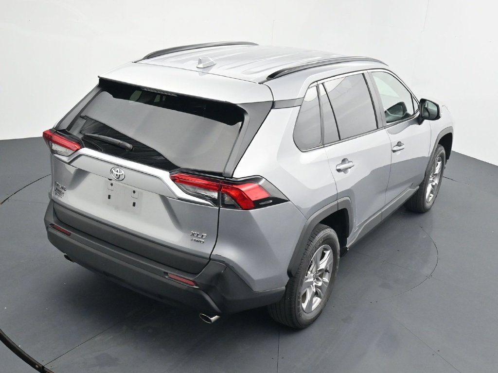 Used 2025 Toyota RAV4 XLE AWD/4WD image 15