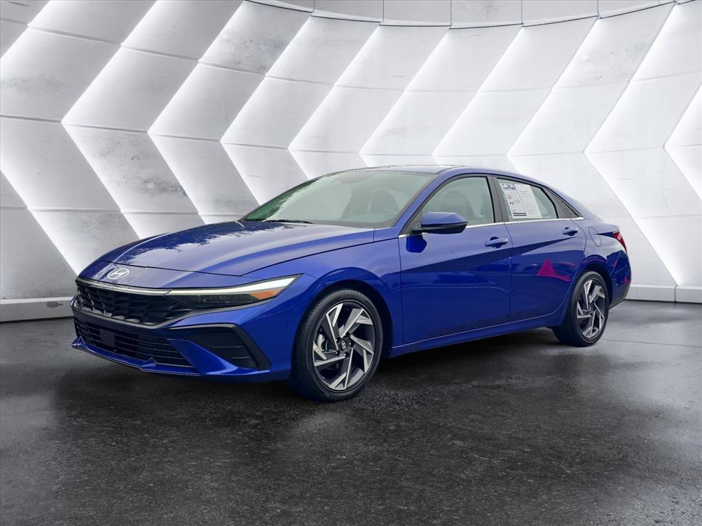 Used 2025 Hyundai Elantra Limited w/ Cargo Package