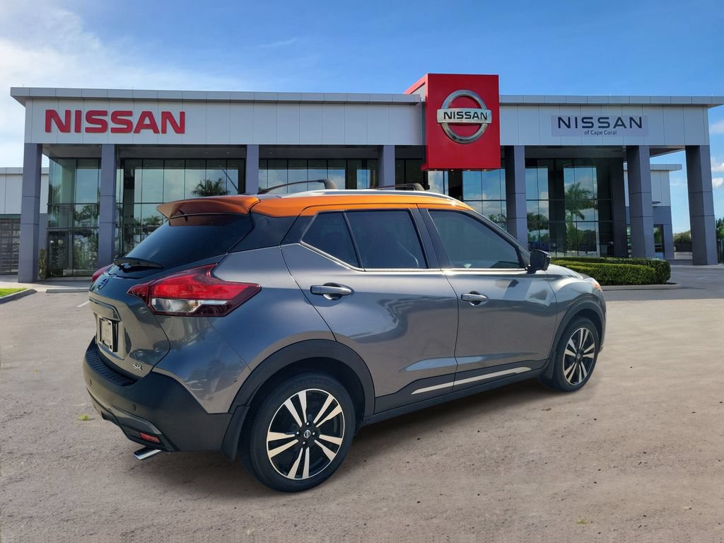 Used 2019 Nissan Kicks SR w/ SR Premium Package FWD image 2