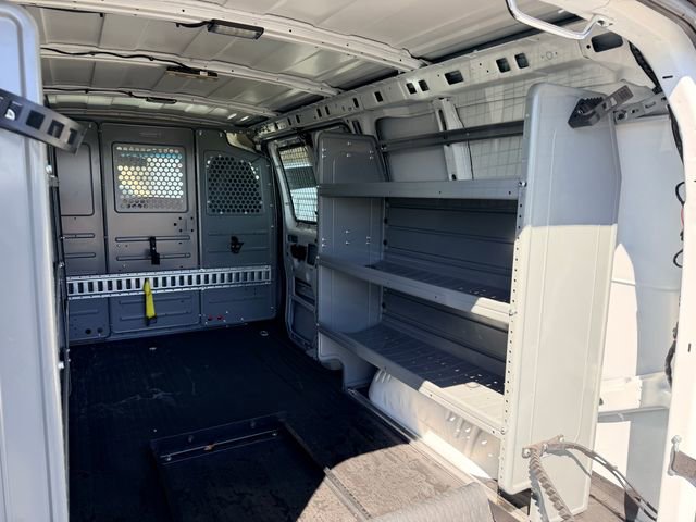 Used 2015 Chevrolet Express 2500 image 11