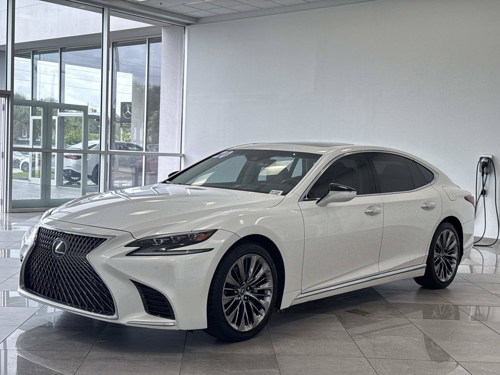 Used 2020 Lexus LS 500 w/ Accessory Package (Z1) RWD image 29