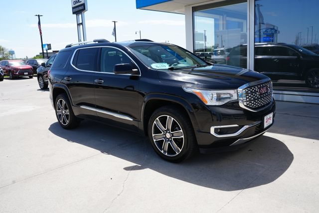 Used 2017 GMC Acadia Denali w/ Technology Package AWD/4WD image 30