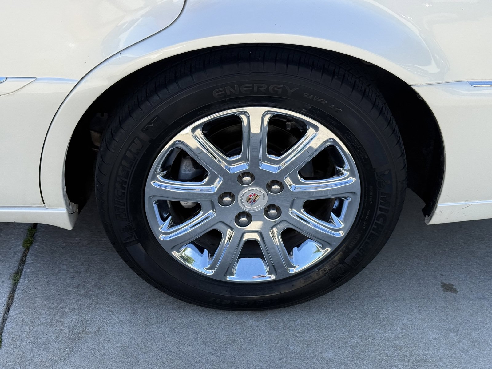 Used 2008 Cadillac DTS FWD image 14