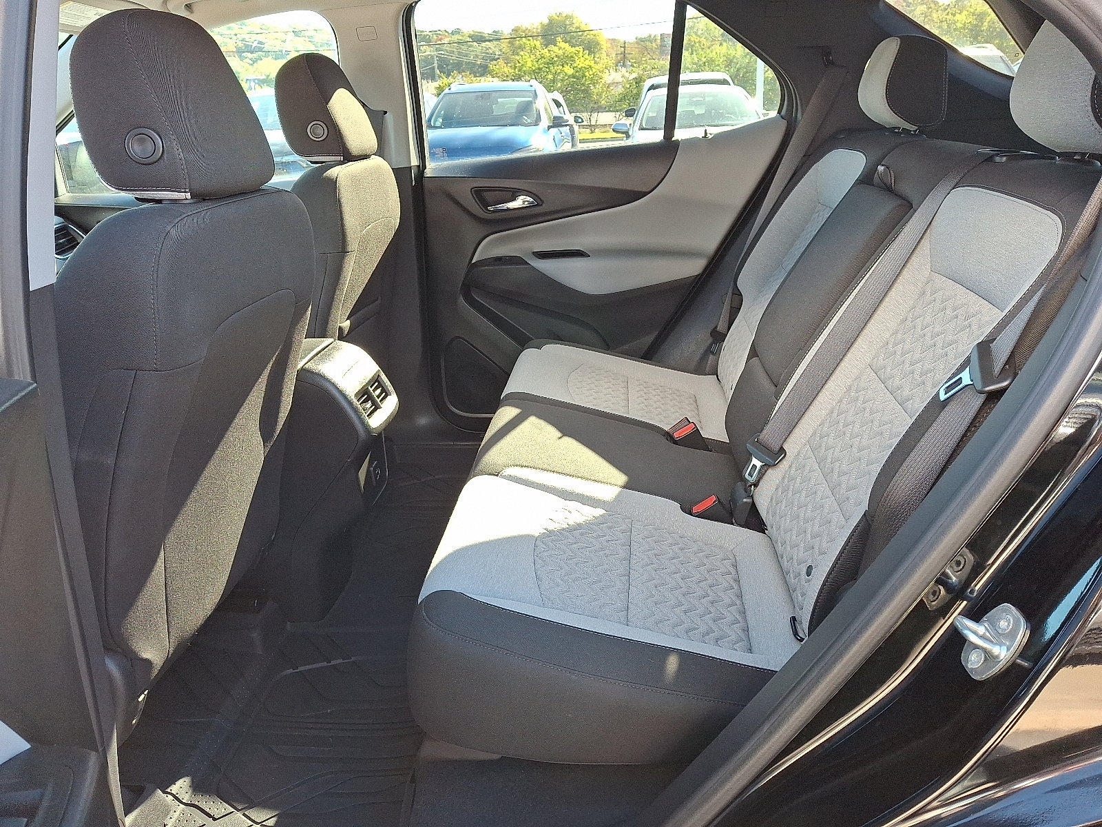 Used 2023 Chevrolet Equinox LS w/ LS Convenience Package FWD image 12