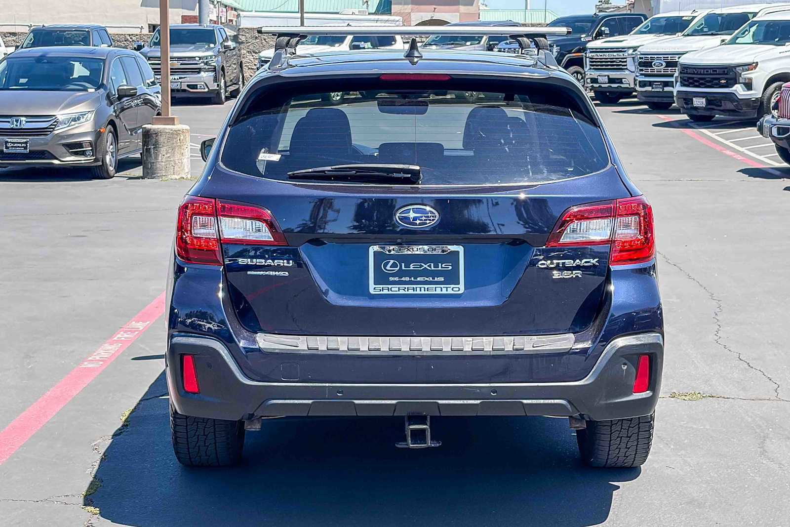Used 2018 Subaru Outback 3.6R Touring w/ Popular Package #3 AWD/4WD image 3