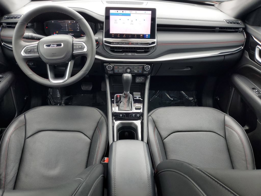 Certified 2025 Jeep Compass Trailhawk w/ Trailhawk Elite Group AWD/4WD image 13
