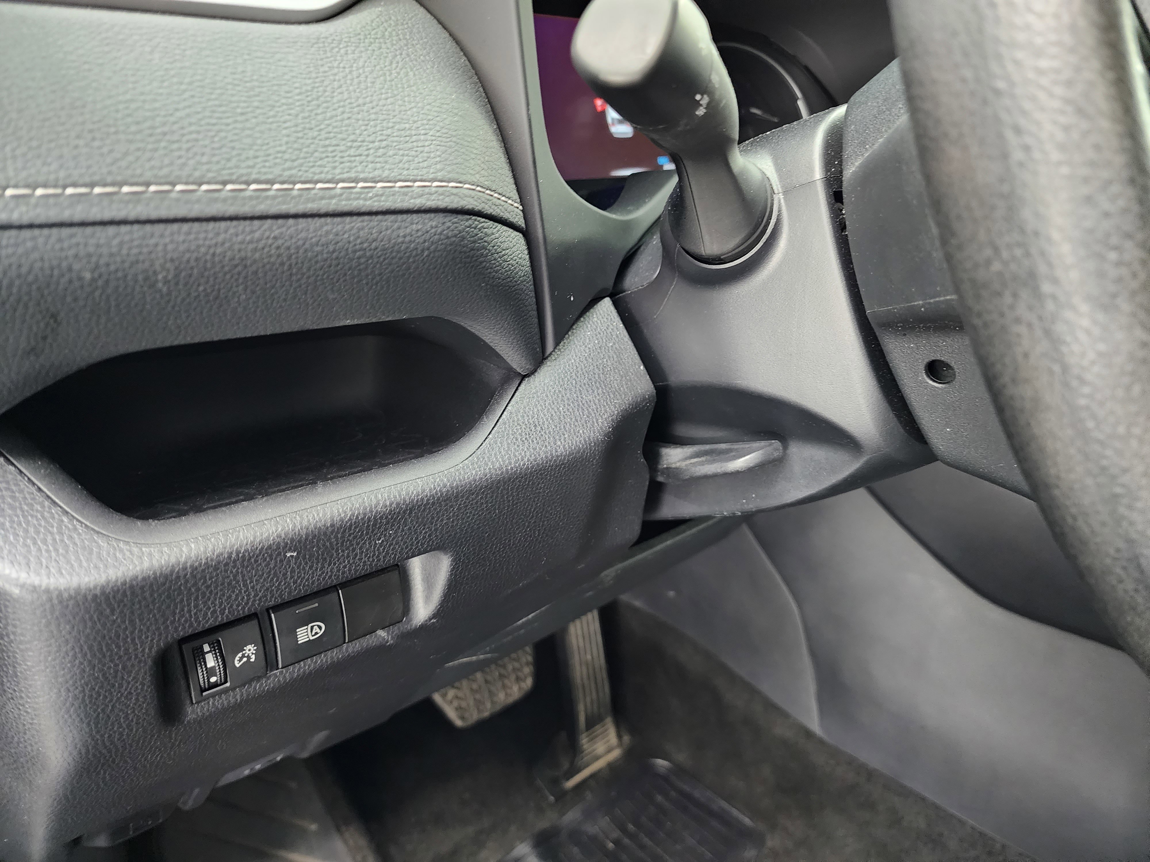 Used 2024 Toyota RAV4 XLE image 38