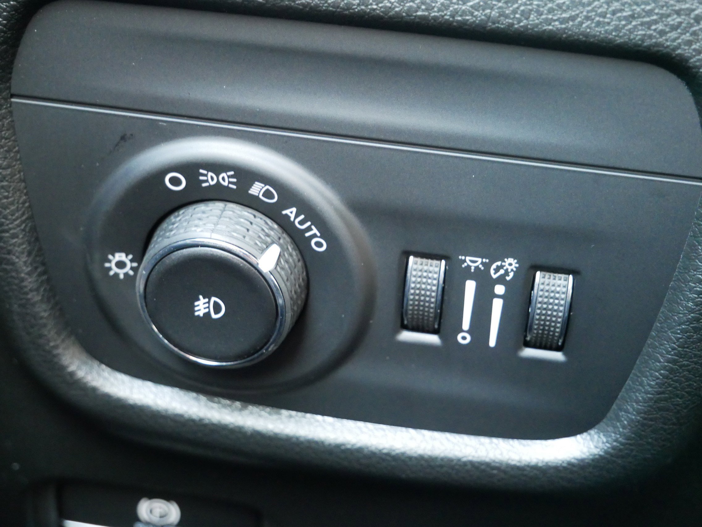 New 2025 Jeep Grand Cherokee L Limited w/ Black Appearance Package image 18