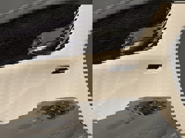 Certified 2022 Cadillac XT6 Premium Luxury image 25