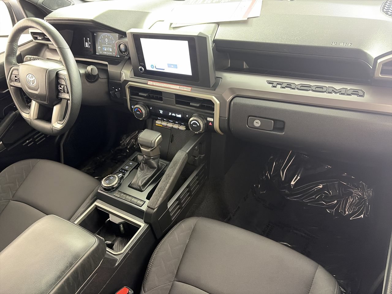 Used 2025 Toyota Tacoma SR5 AWD/4WD image 25