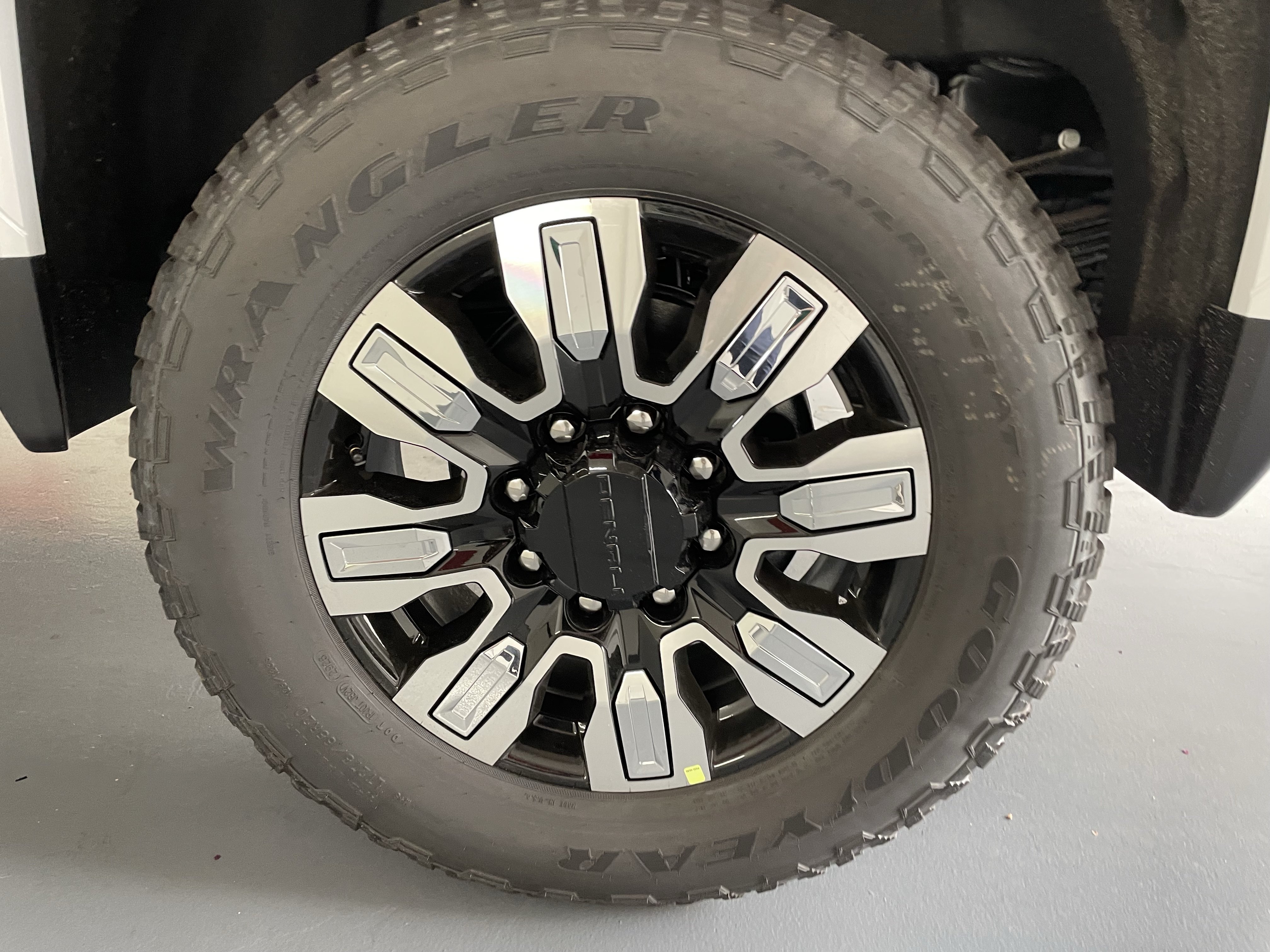 New 2026 GMC Sierra 2500 Denali w/ Denali Reserve Package AWD/4WD image 7